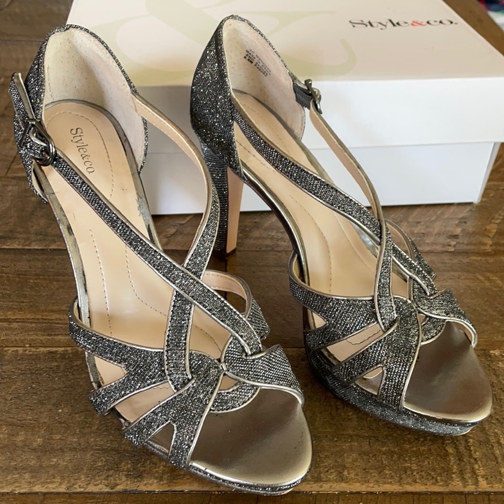 Style & co. Heels